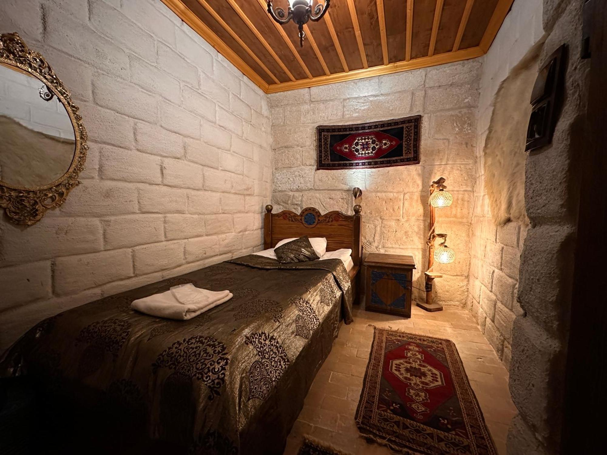Hotel Palace Cave 2*