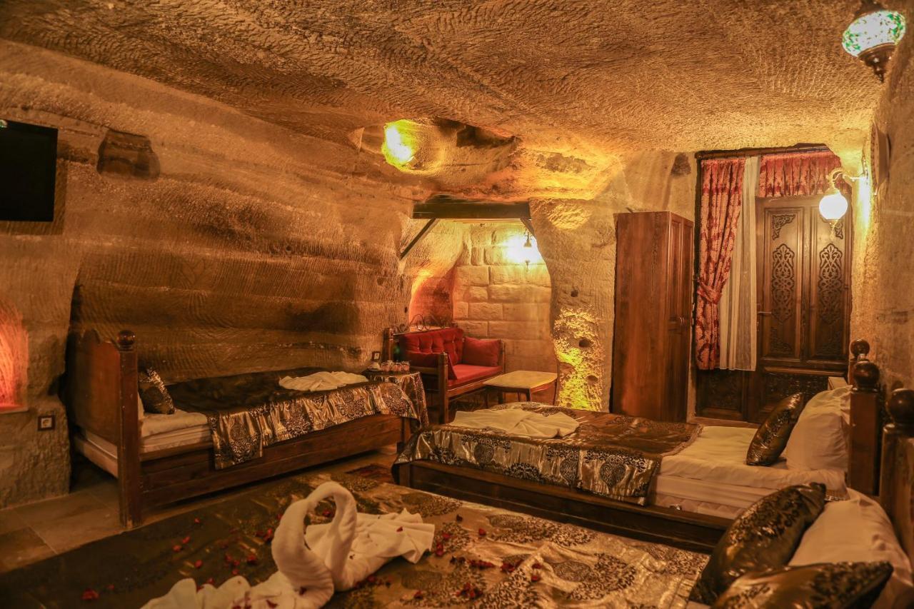 Palace Cave 2*